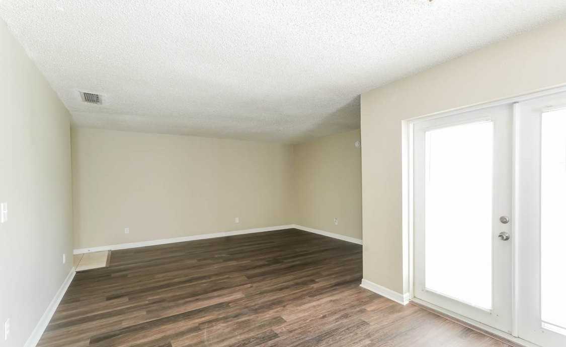 10533 Chadbourne Dr - Photo 6 of 7