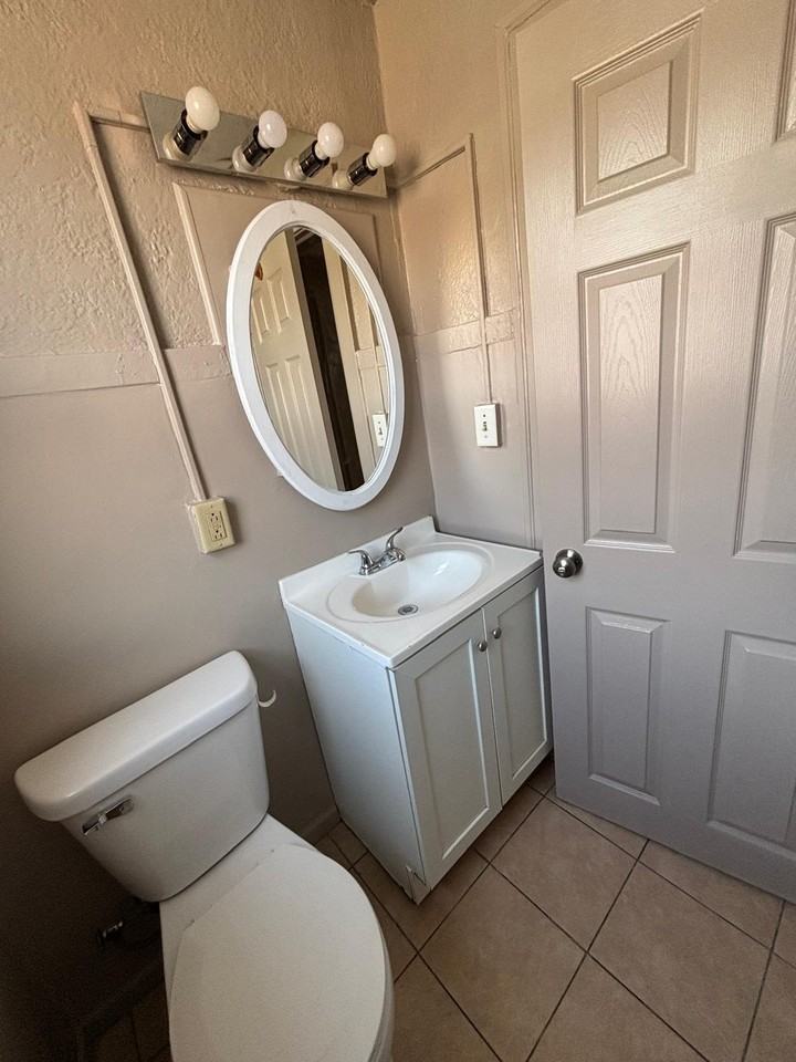 4001 Grand Blvd #4 - Photo 3 of 5
