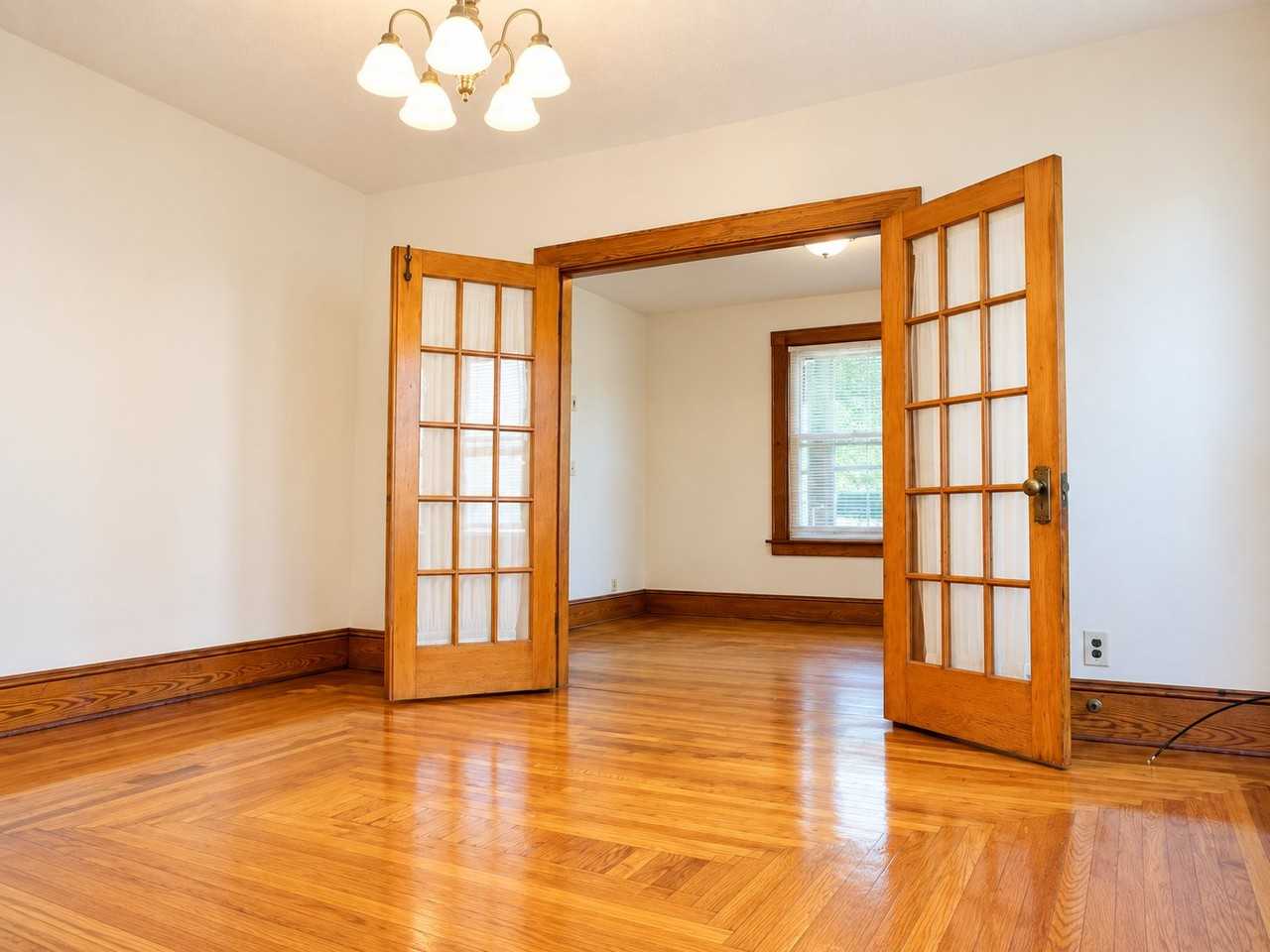 411 Allen St #3rdFL - Photo 7 of 11