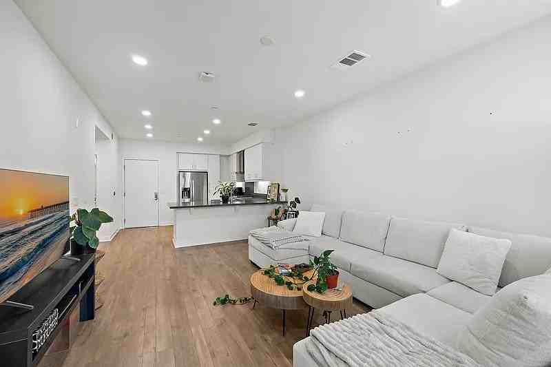 2522 Nolita #11 - Photo 4 of 19