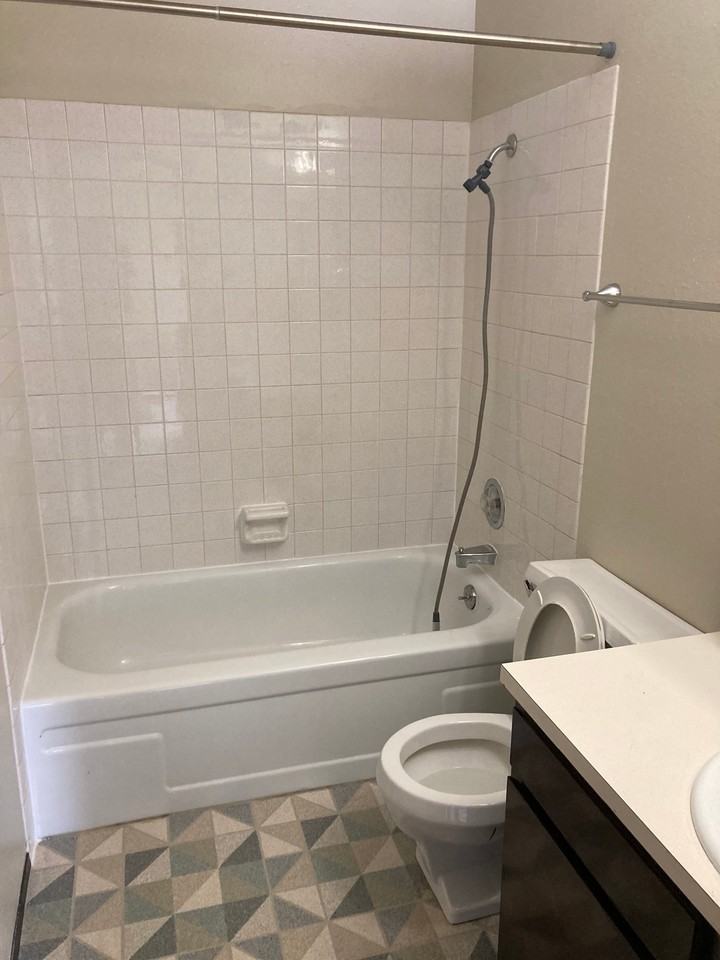 417 1st St #2 - Photo 6 of 9