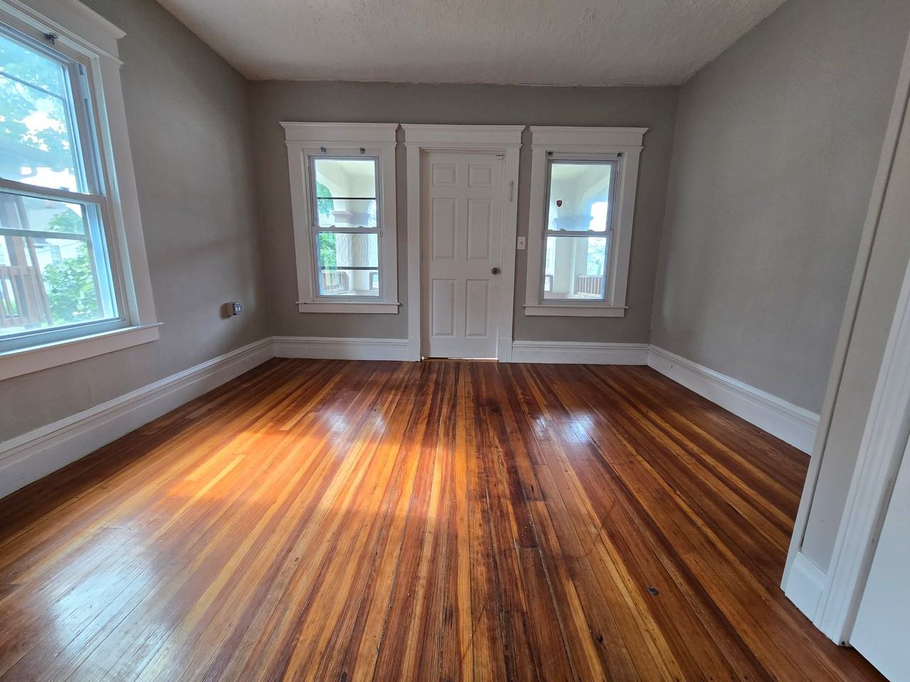 47 Hollywood St #2R - Photo 5 of 5