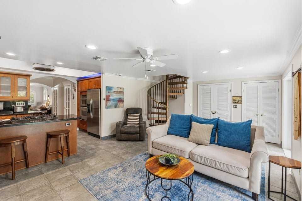 614 Se 5th Ct - Photo 6 of 10