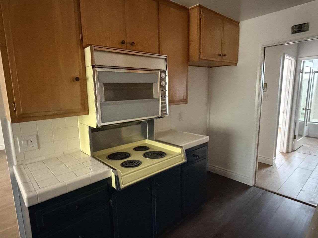 100 Hermosa Ave #2H - Photo 6 of 9