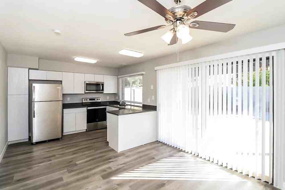 3719 W Evans Dr - Photo 4 of 13