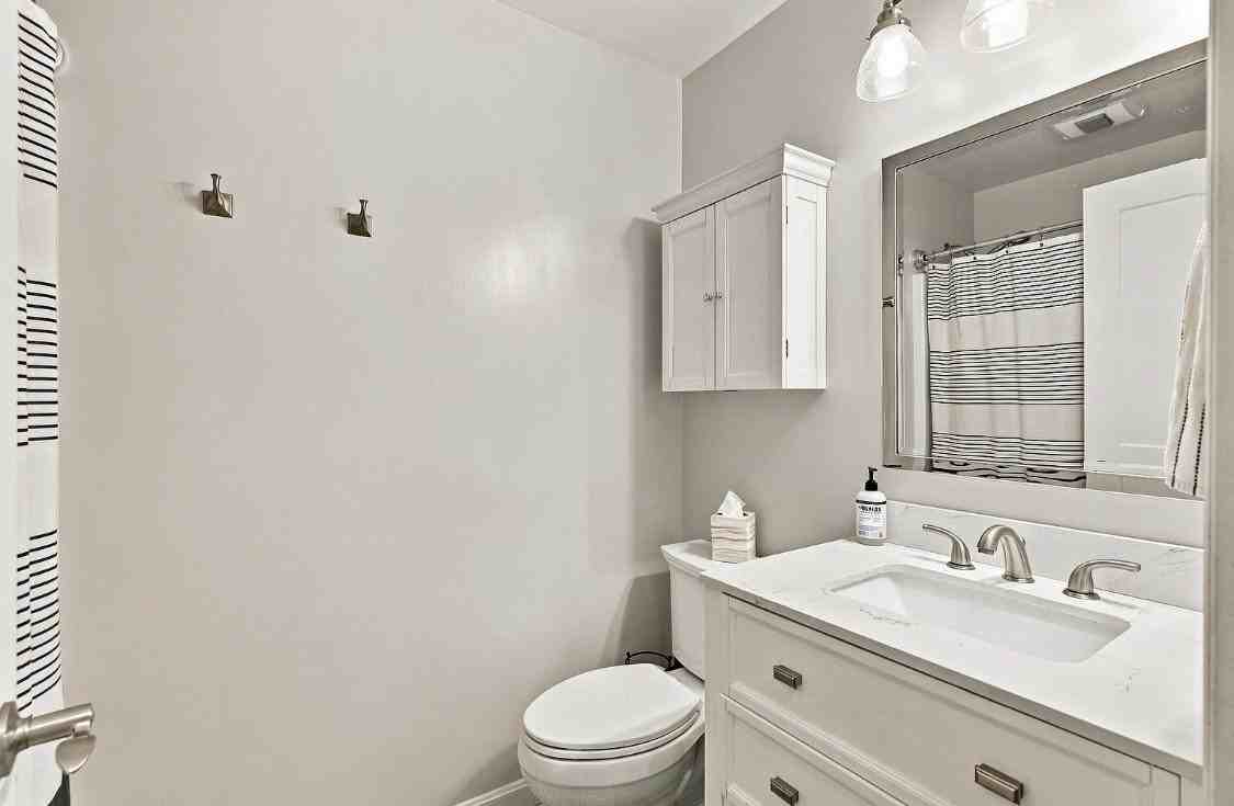 425 Nottingham Ave - Photo 7 of 20