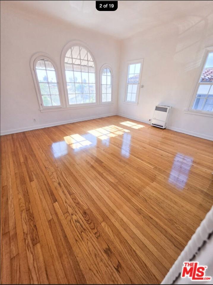 1331 Masselin Ave - Photo 3 of 20