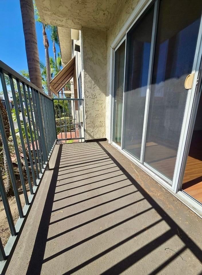10925 Palms Blvd #1 - Photo 4 of 14
