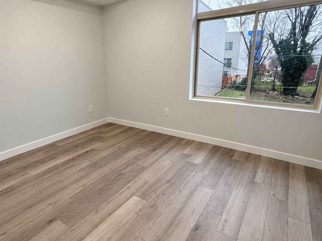 2226 N Franklin St #1 - Photo 4 of 11