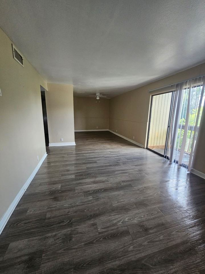 260 W Van Fleet Dr #14 - Photo 5 of 9