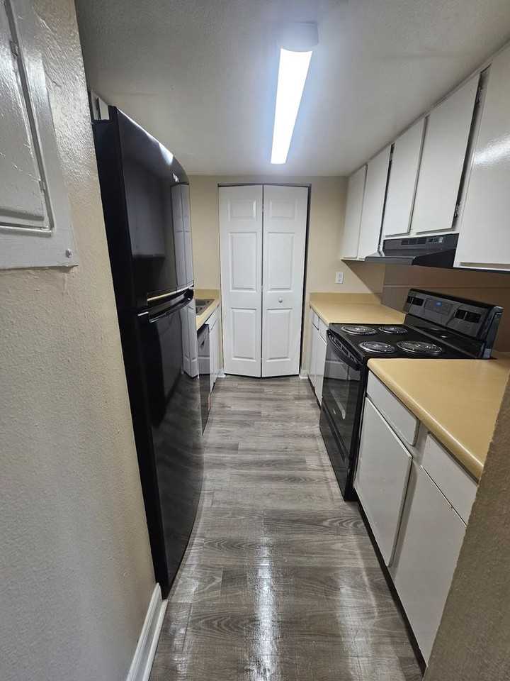 260 W Van Fleet Dr #14 - Photo 6 of 9