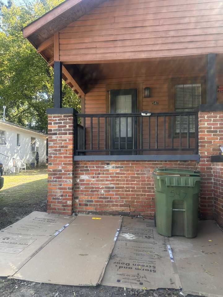 547 S Bainbridge St #NA - Photo 3 of 5