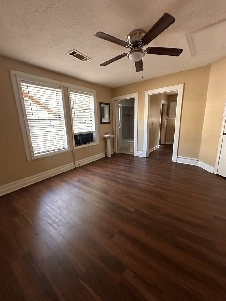 547 S Bainbridge St #NA - Photo 5 of 5