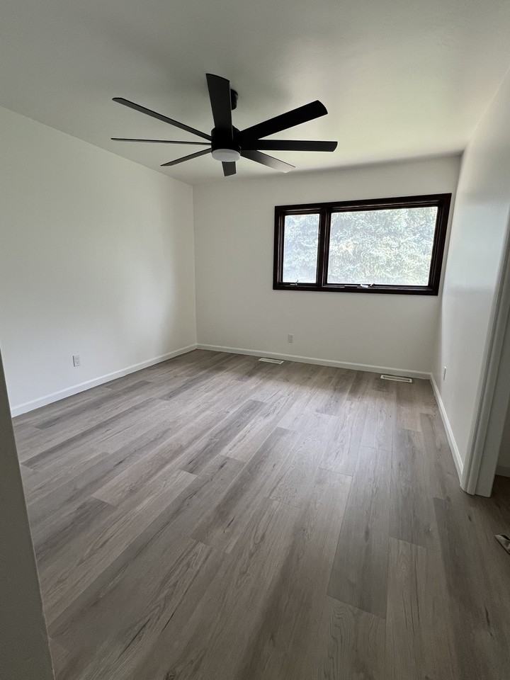 656 Leisure Dr #NA - Photo 6 of 10