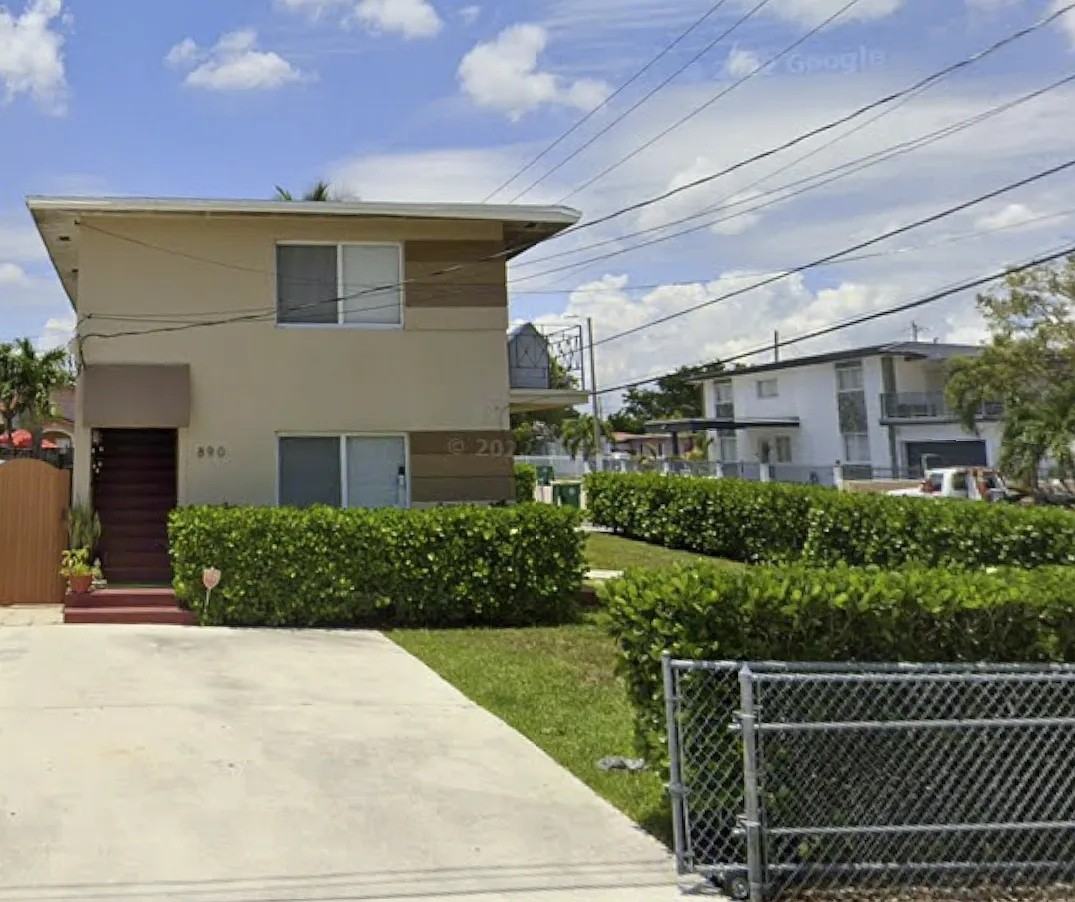 890 Nw 2nd Ave #890 - Photo 2 of 21