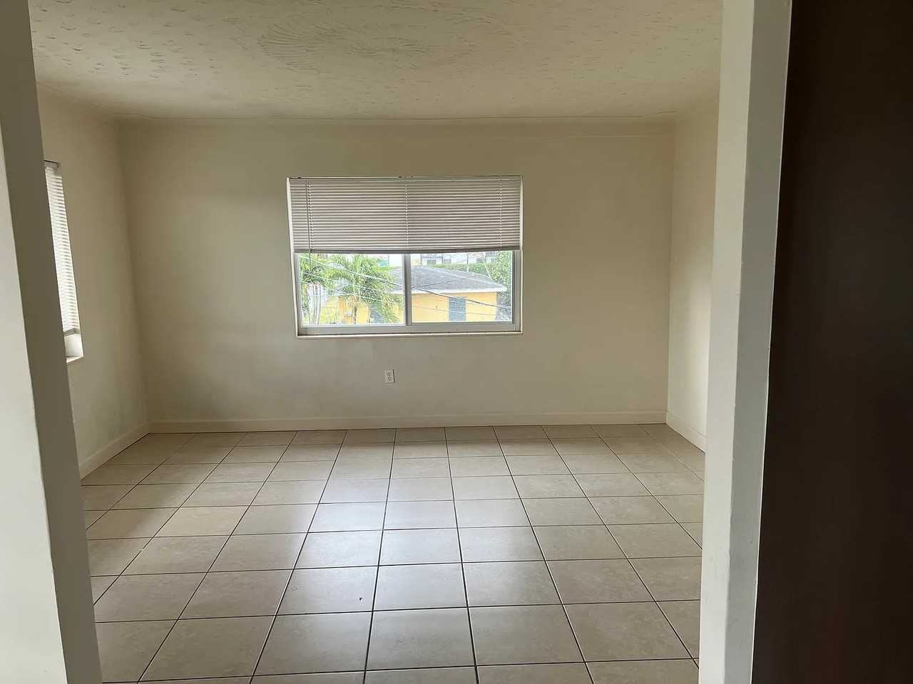 890 Nw 2nd Ave #890 - Photo 4 of 21