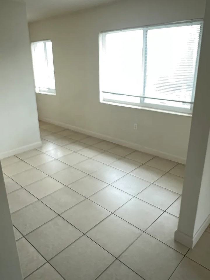 890 Nw 2nd Ave #890 - Photo 6 of 21