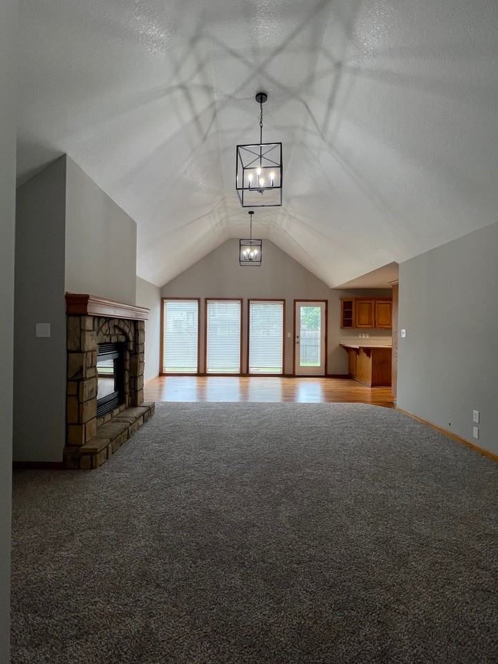 1307 Se Scenic Dr #NA - Photo 3 of 18