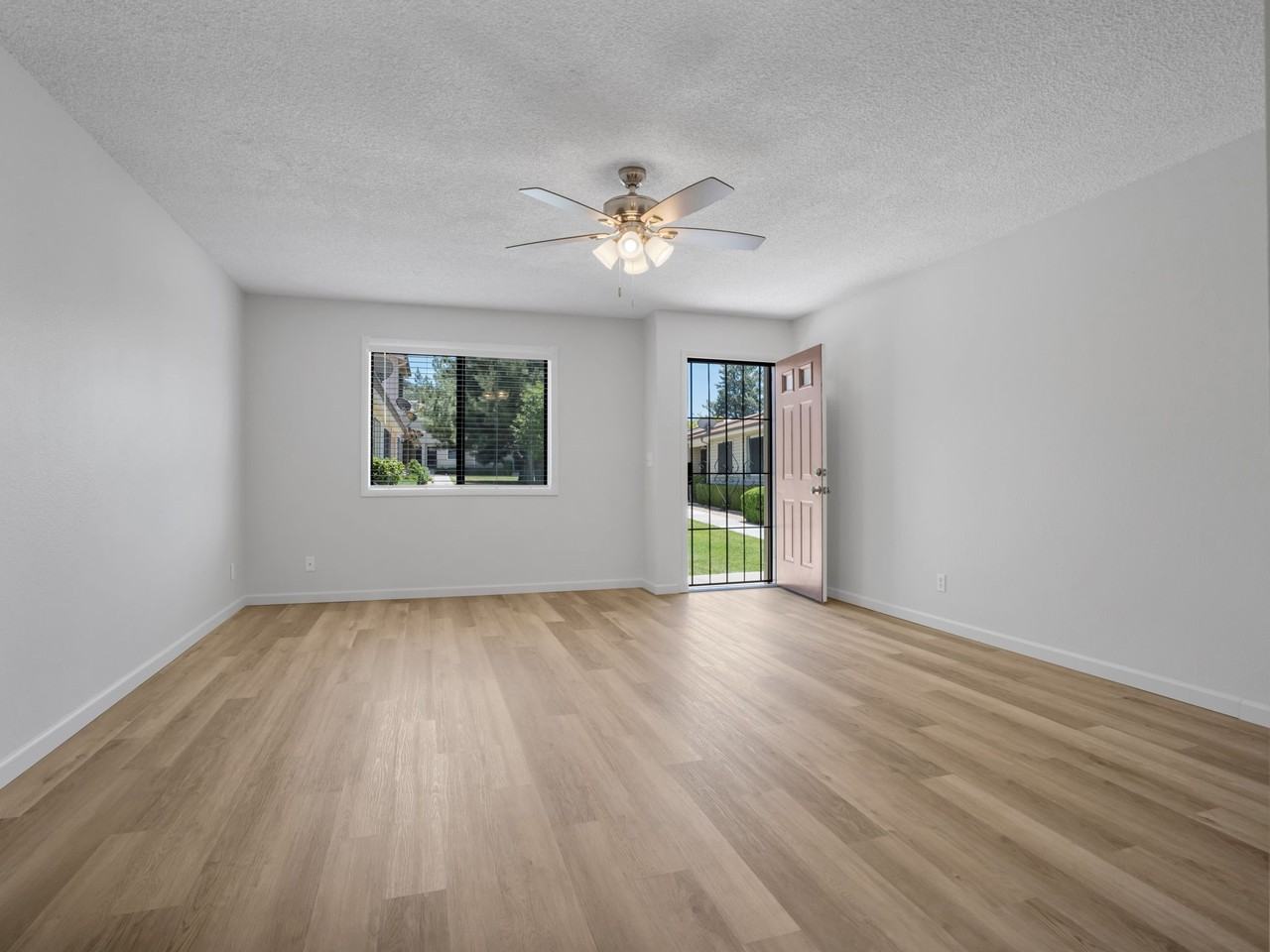371 Rim Rock Cir #371 - Photo 3 of 15