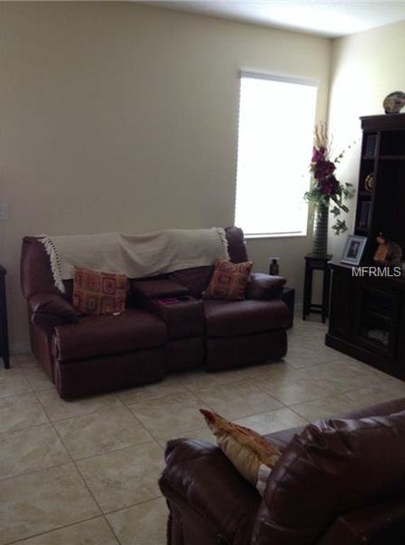 10749 Savannah Landing Cir #10749 - Photo 3 of 14