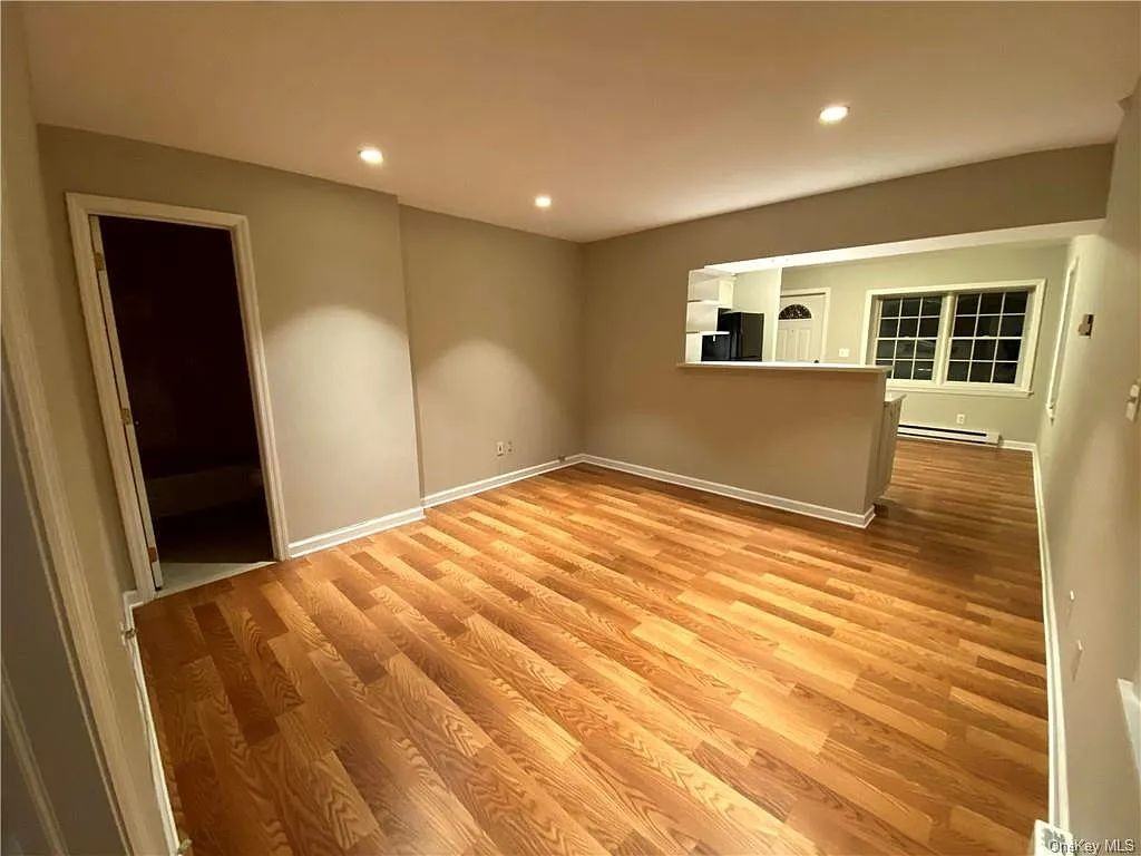 33 Washington Ave N #G - Photo 7 of 16
