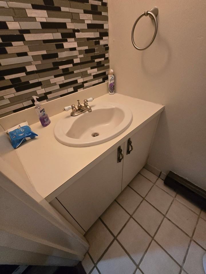 585 Park Rd #5-2 - Photo 4 of 9