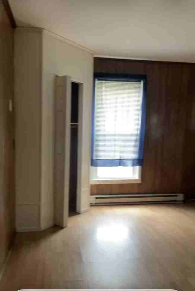 208 N 1st St #B - Photo 4 of 9