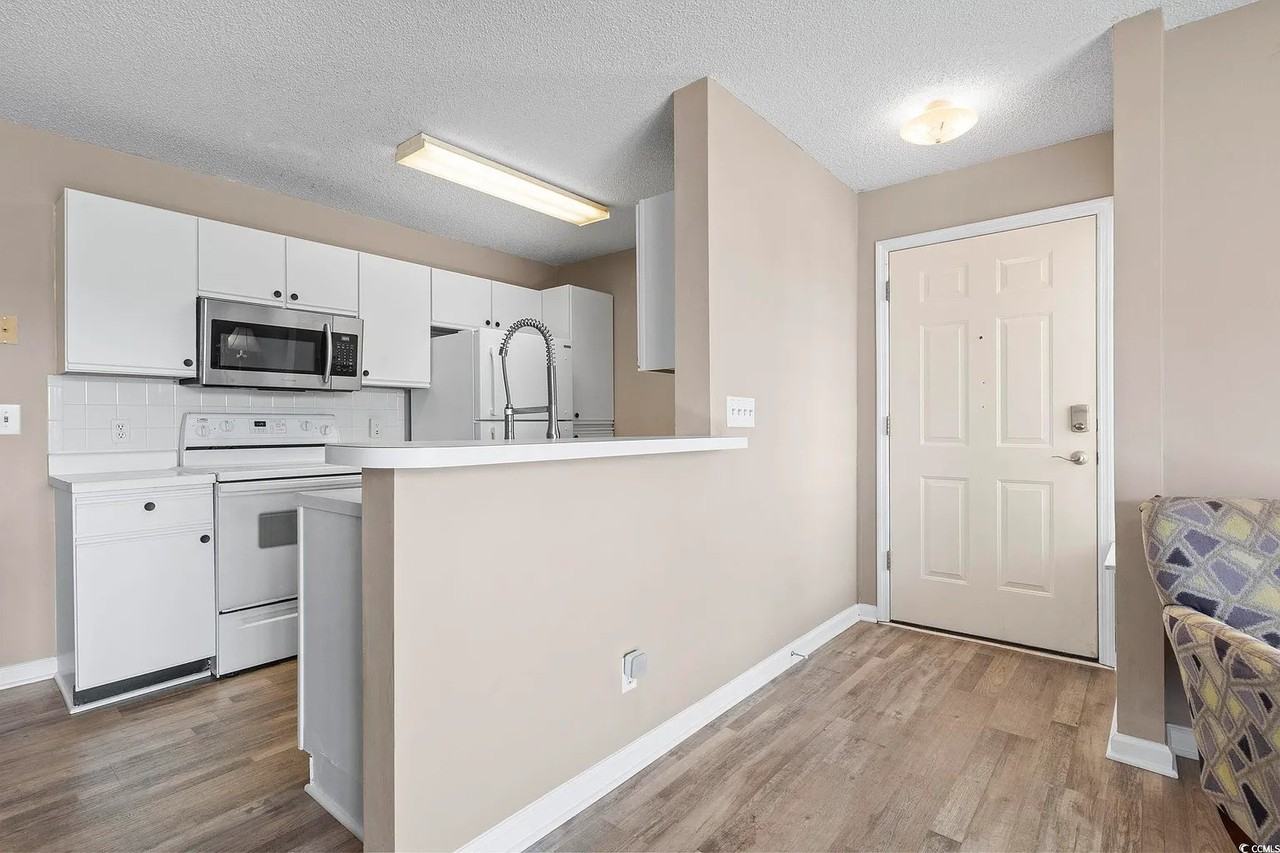 2257 Huntingdon Dr #H - Photo 4 of 17