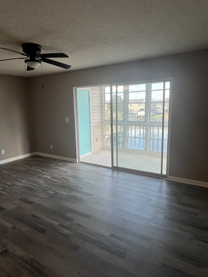2257 Huntingdon Dr #H - Photo 5 of 17