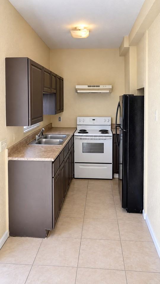 803 20th Street #a - Photo 6 of 11