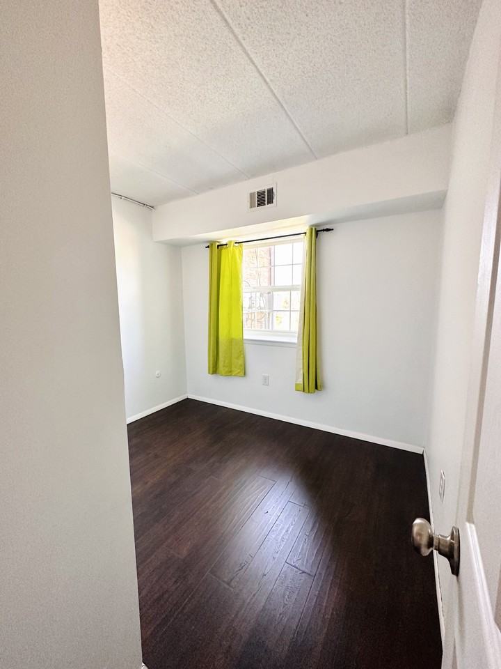 1806 Valley Dr #1806 - Photo 4 of 25