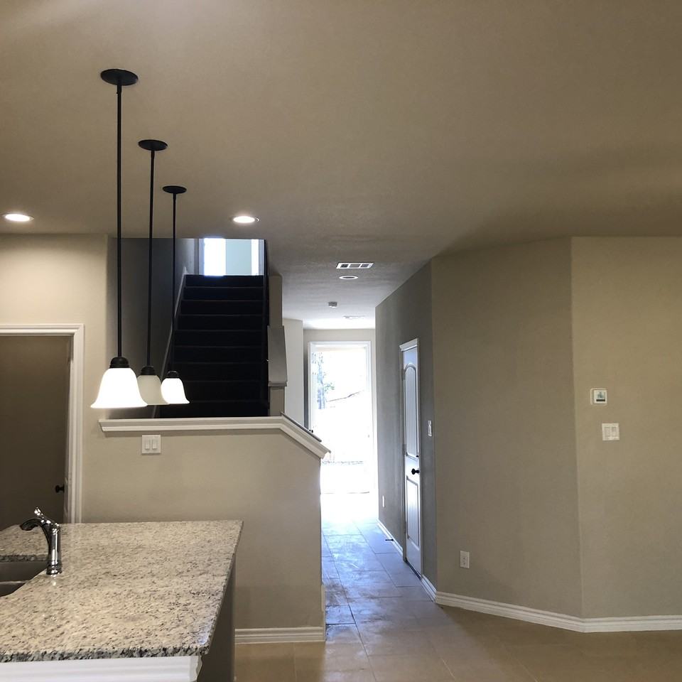123 S Center St #4 - Photo 6 of 21