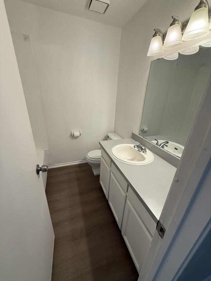 118 Pine Meadow Dr #B - Photo 2 of 6