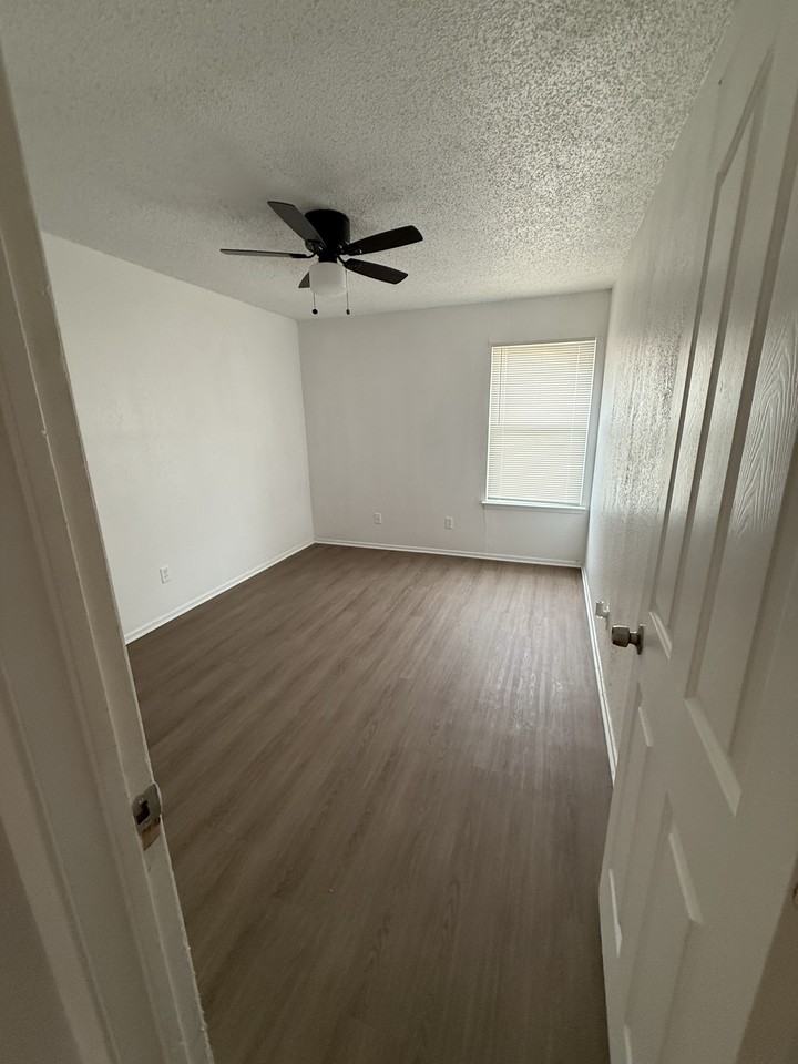 118 Pine Meadow Dr #B - Photo 4 of 6