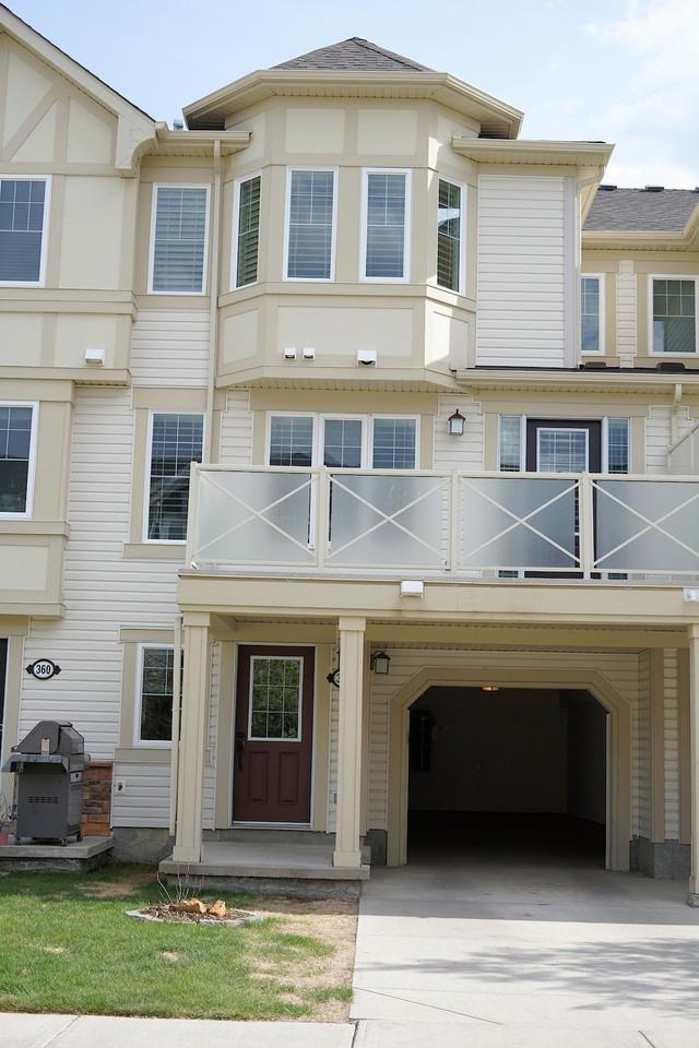 364 Windstone Gdns Sw - Photo 4 of 34
