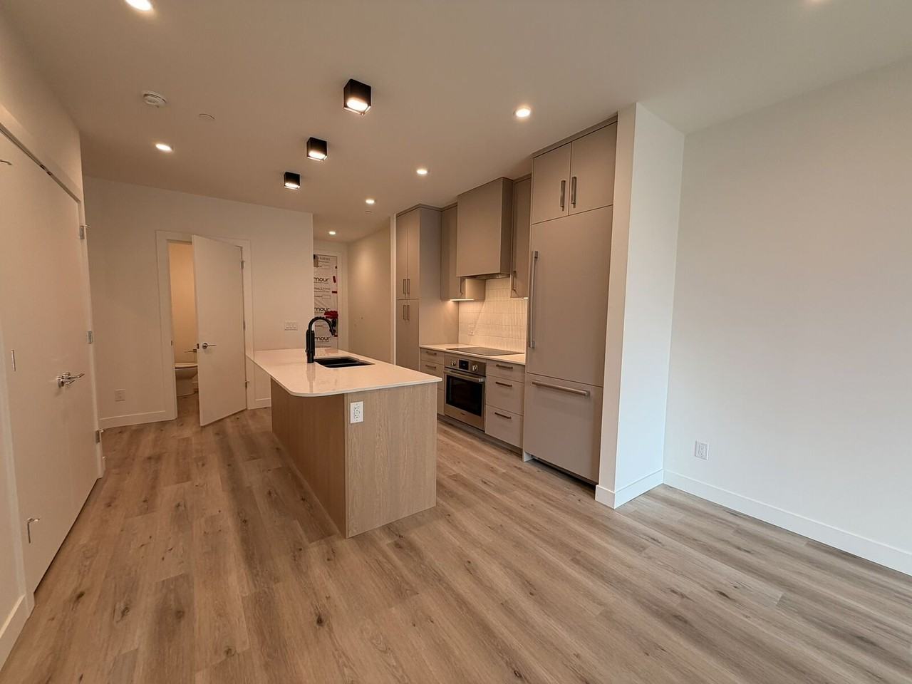 3300 - 3300 Lakeshore Rd - Photo 6 of 25