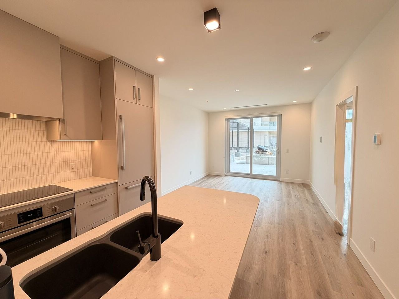 3300 - 3300 Lakeshore Rd - Photo 7 of 25