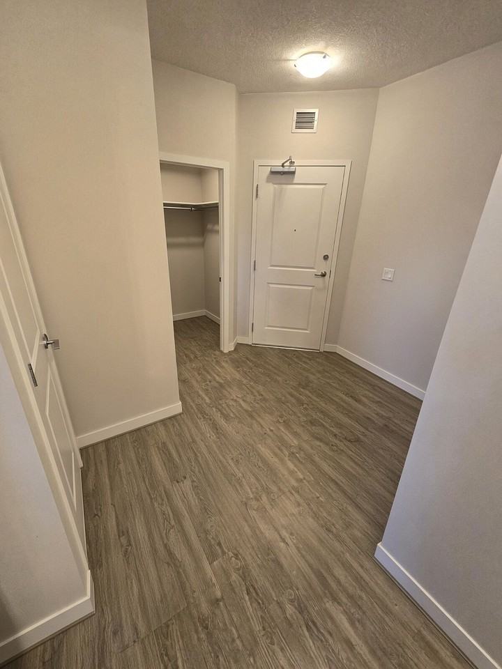 1112 Apartment - Photo 7 of 11