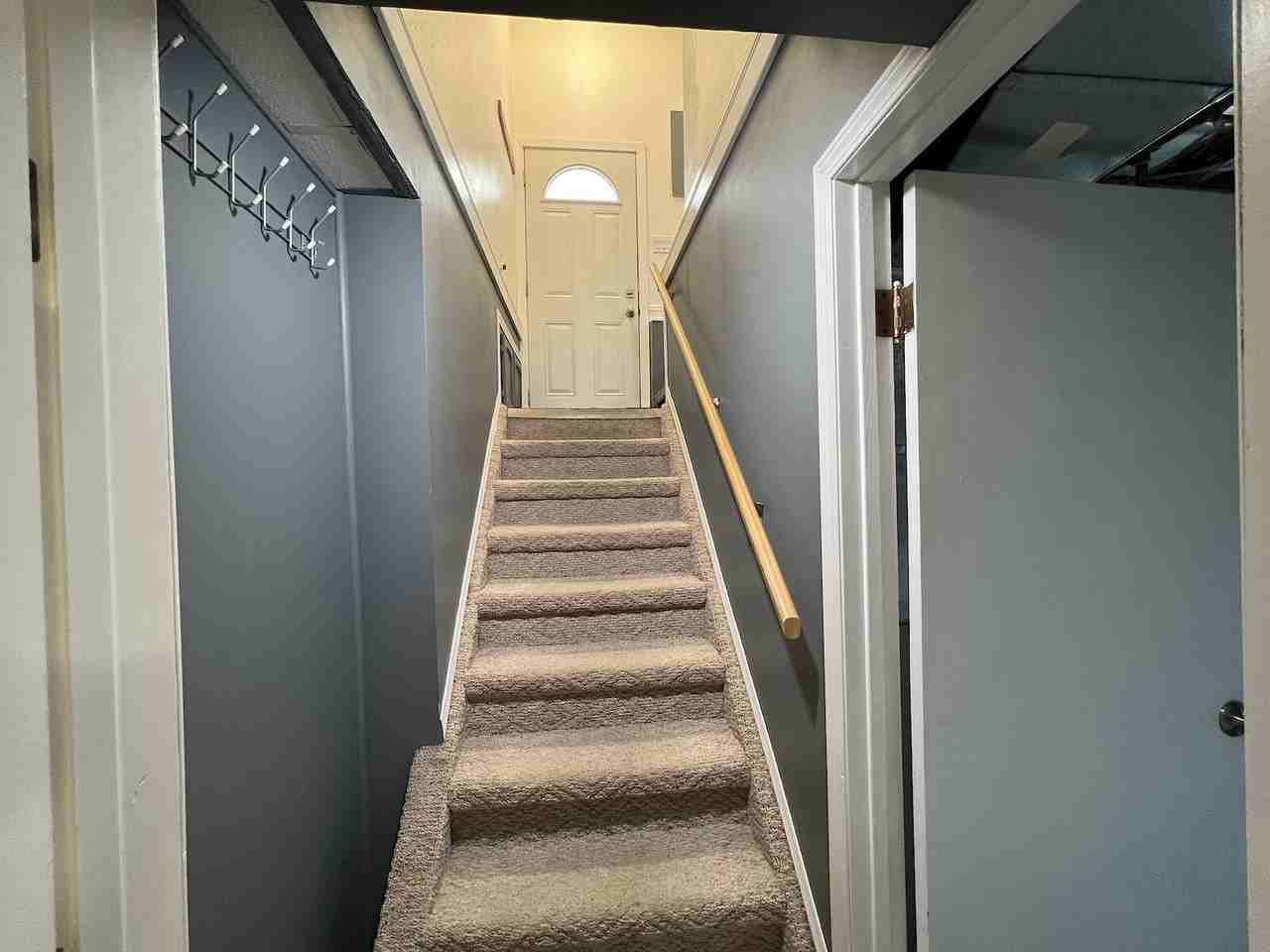 8131 78 Ave Nw - Photo 2 of 9