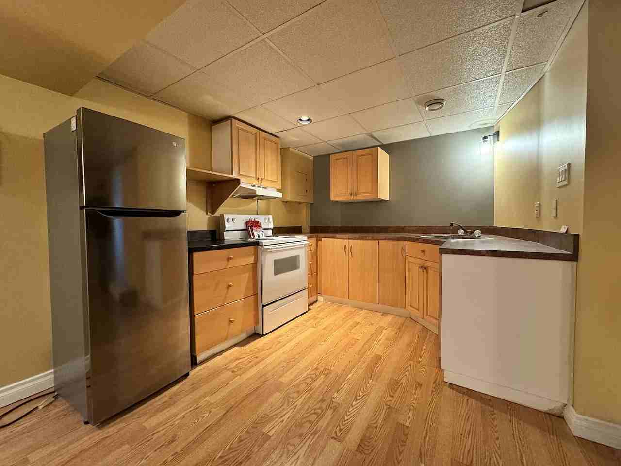 8131 78 Ave Nw - Photo 3 of 9