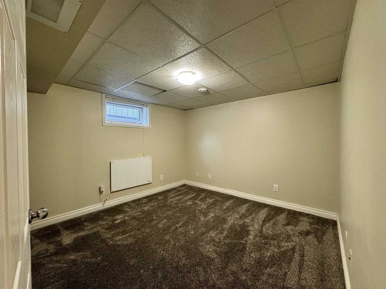 8131 78 Ave Nw - Photo 5 of 9