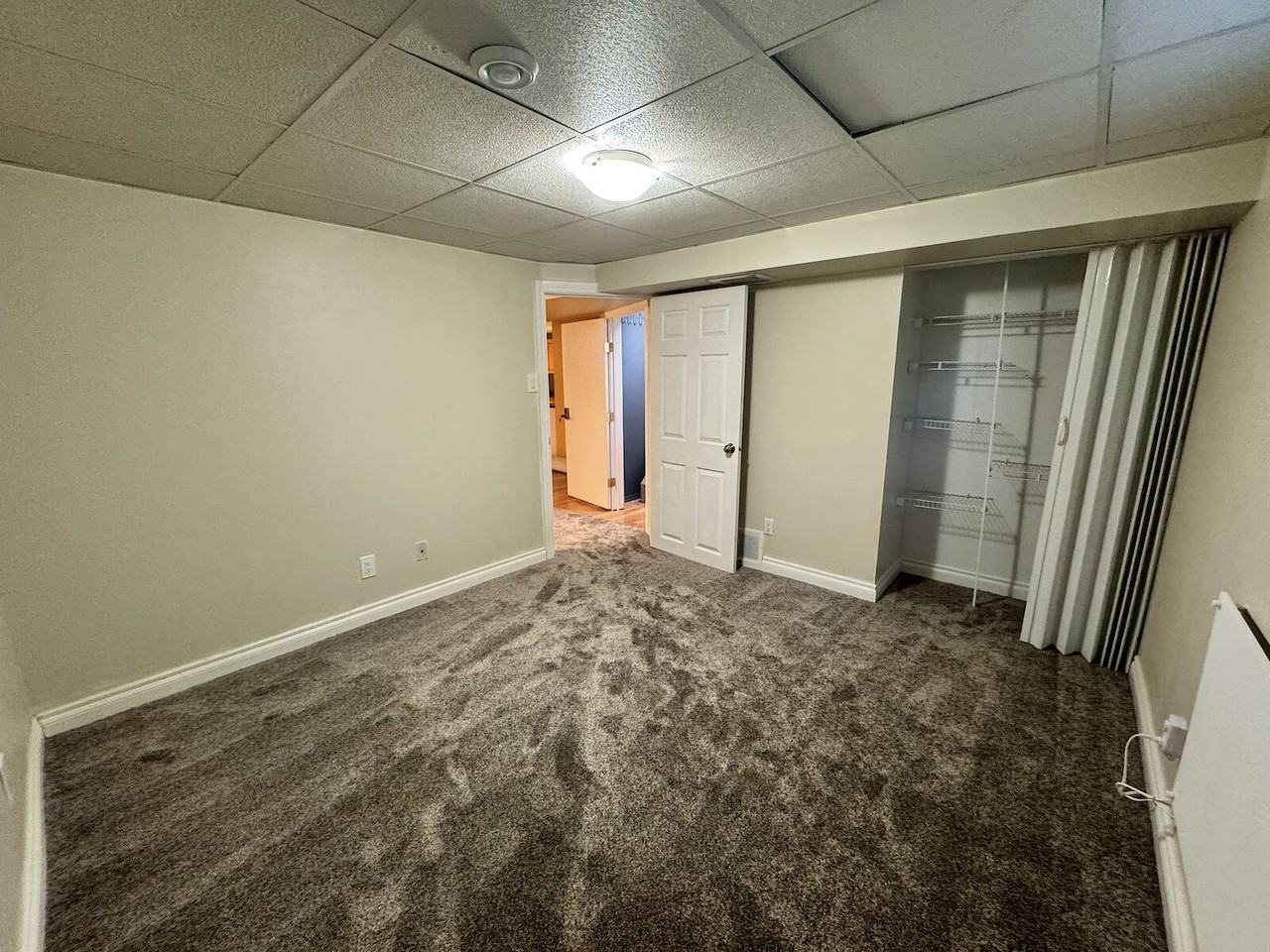 8131 78 Ave Nw - Photo 6 of 9