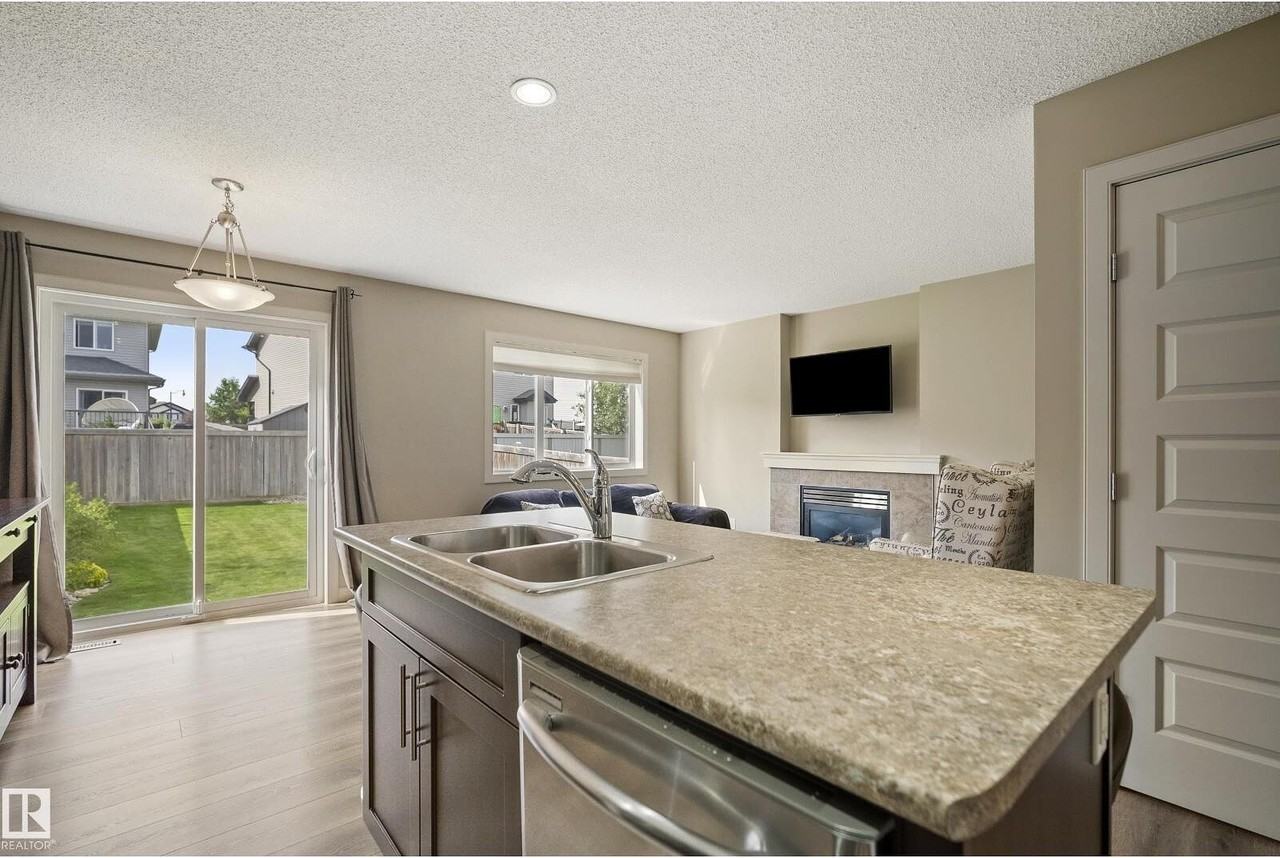 1715 Cunningham Way Sw - Photo 2 of 26