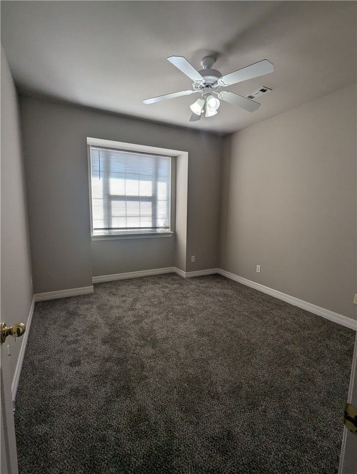 3100 Eaglecrest Cir - Photo 6 of 7