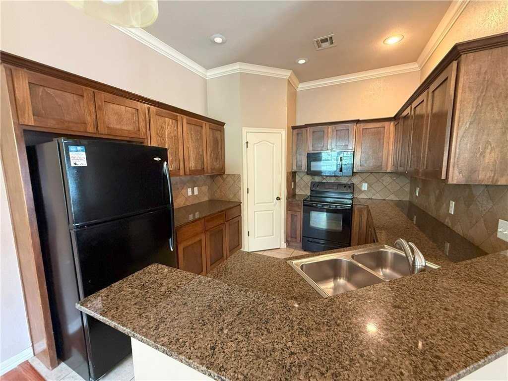 108 E Granada St - Photo 3 of 16