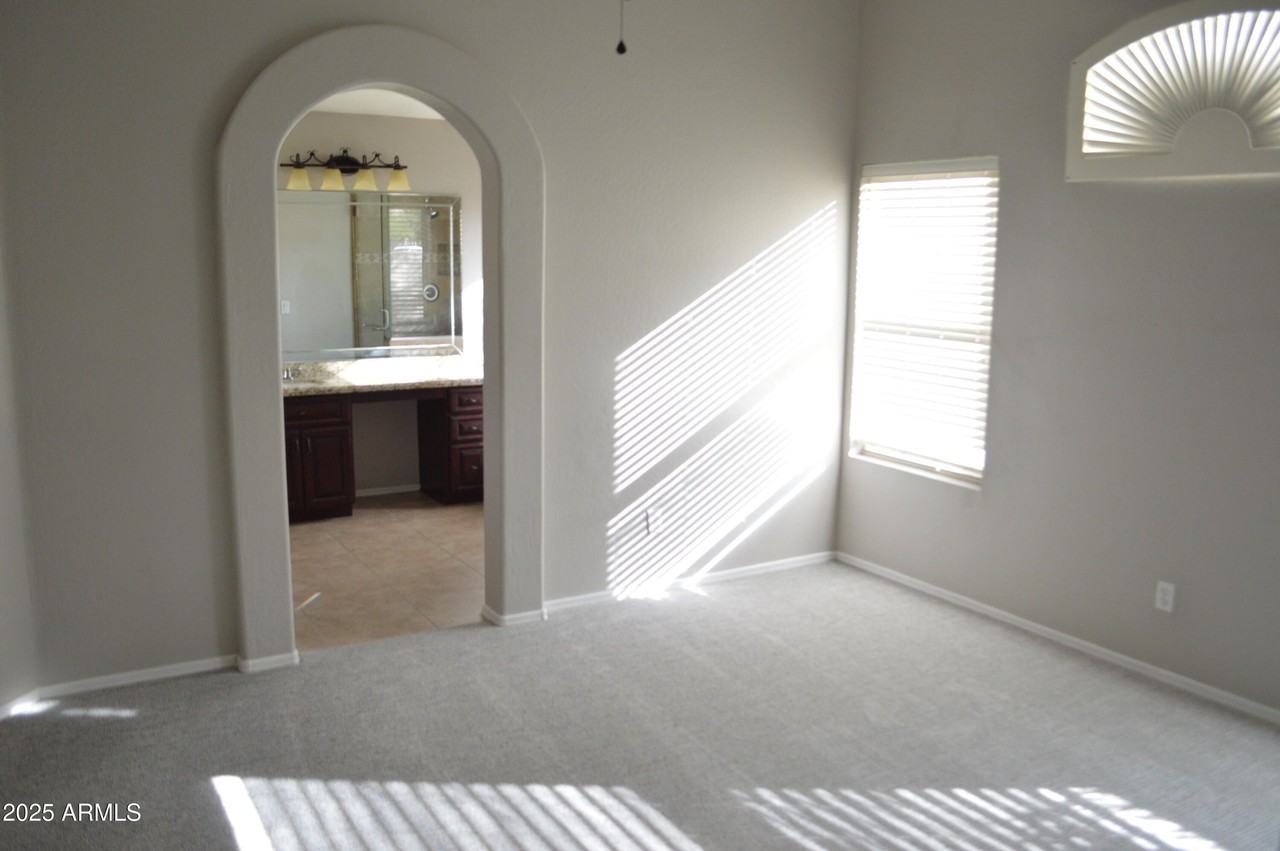 8669 E Avalon Dr - Photo 7 of 22