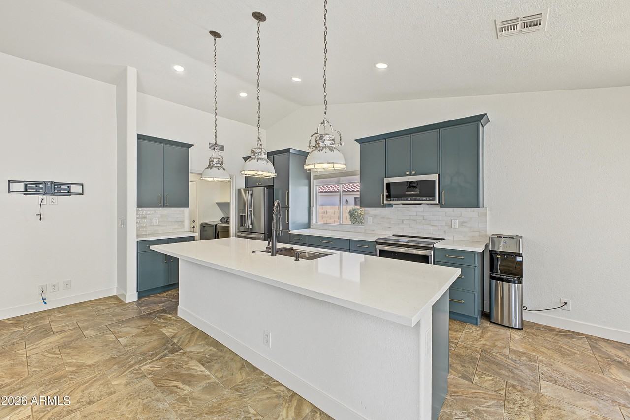 2268 E Marlene Dr - Photo 5 of 25