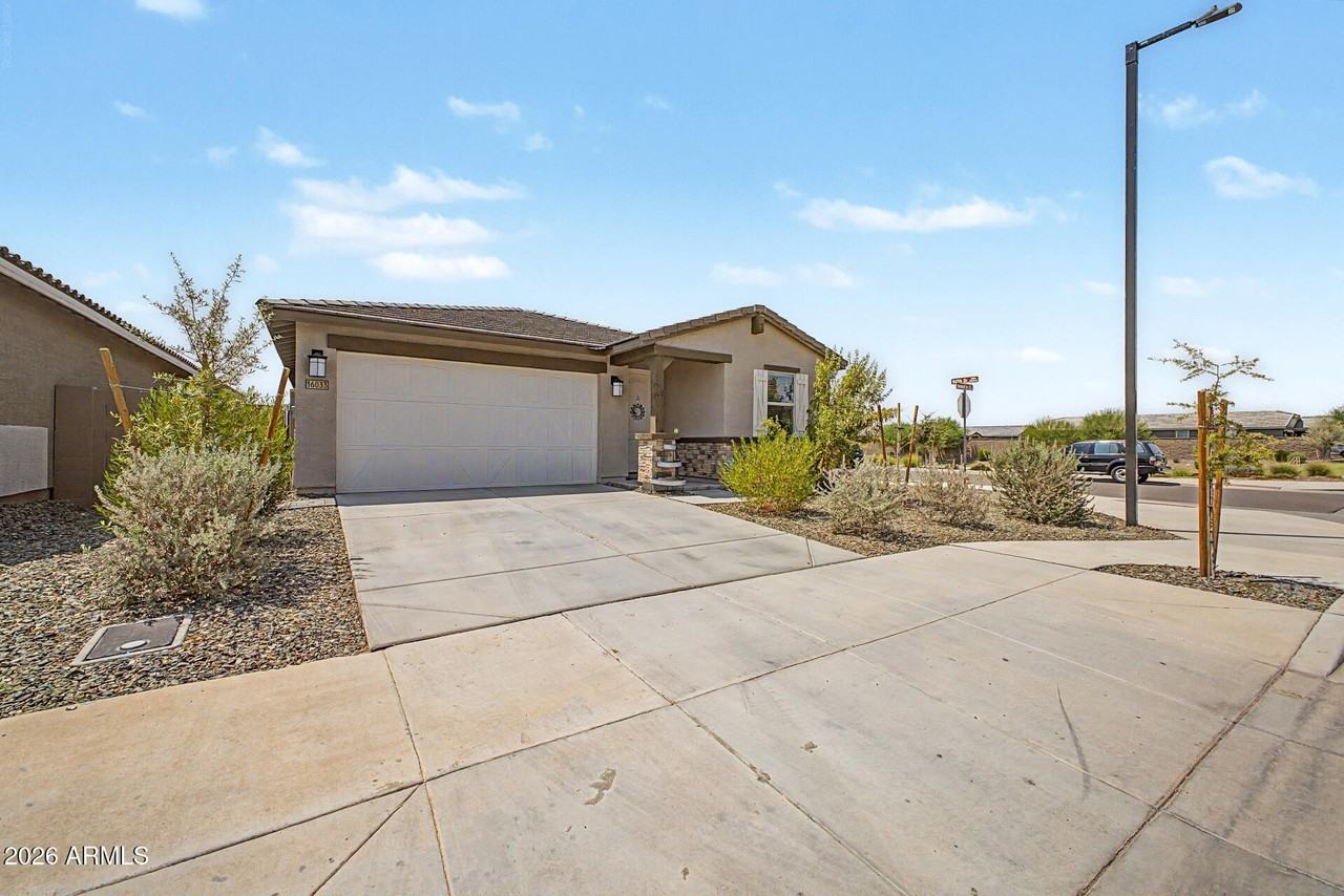 16033 W Cottontail Ln - Photo 2 of 26
