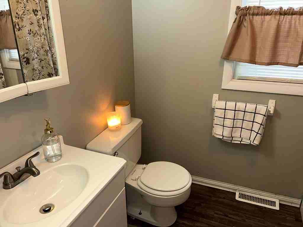 566 S 3rd Ave - Photo 5 of 12
