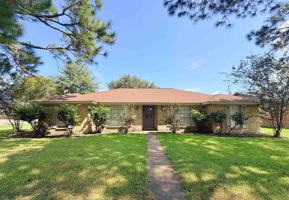 featured image of 876 Ridgewood Dr